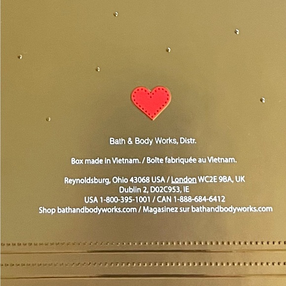 Snowflakes & Cashmere - Picture 5 of 5